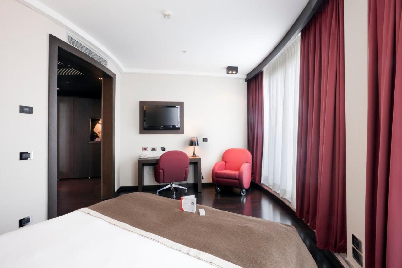 Crowne Plaza Milan City By Ihg Екстериор снимка