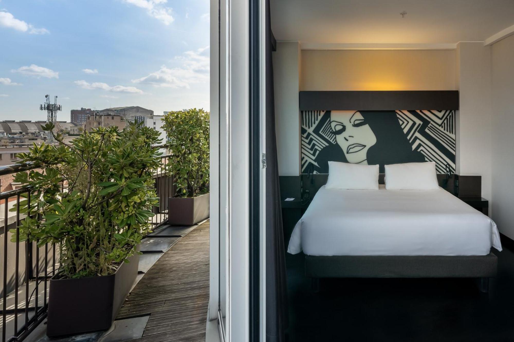 Crowne Plaza Milan City By Ihg Екстериор снимка