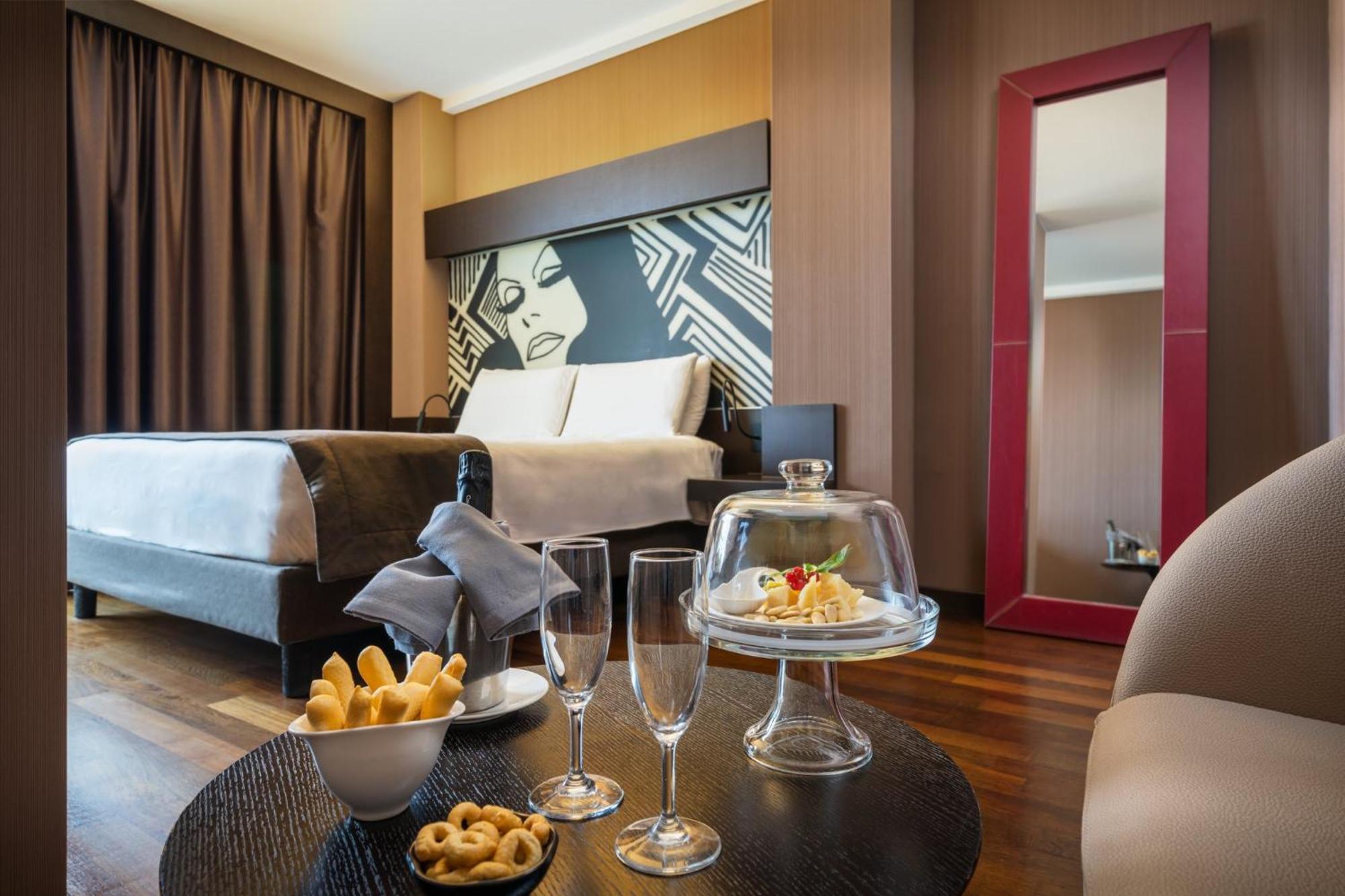 Crowne Plaza Milan City By Ihg Екстериор снимка
